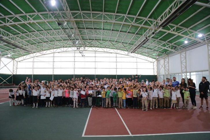 Minik Tenisçilerin Sertifika Heyecanı G1