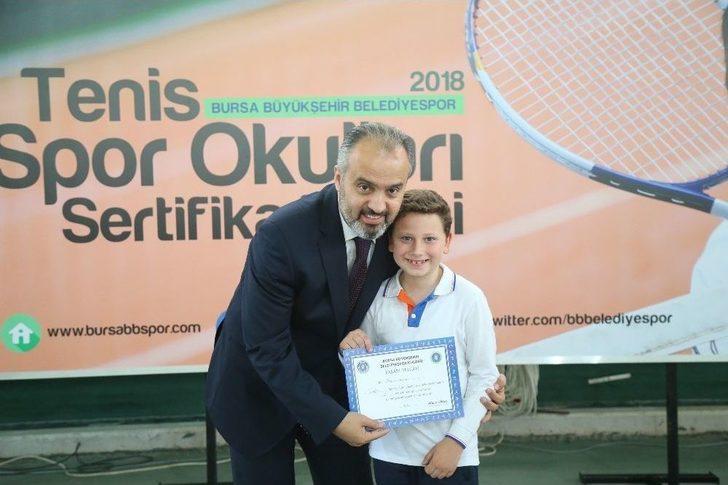 Minik Tenisçilerin Sertifika Heyecanı G3