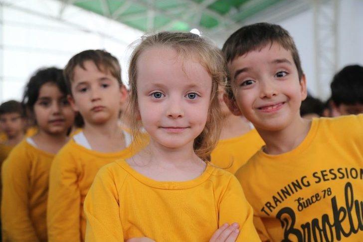 Minik Tenisçilerin Sertifika Heyecanı G4