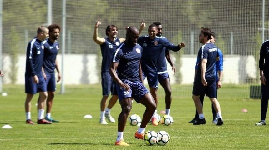 Antalyaspor, Karab&uuml;kspor Hazırlıklarını Tamamladı