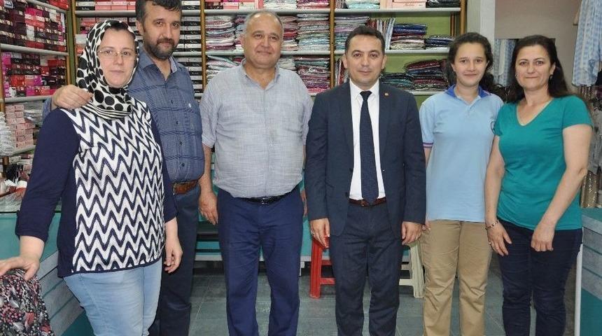 İyi Partili Eryılmaz Turgutlu&rsquo;da Vatandaşlarla Buluştu