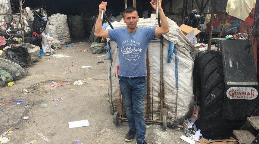 Kağıt Toplayıcısı Erhan Han, Cumhurbaşkanı Erdoğan&rsquo;ın Kampanyasına 2 Bin 23 Lira Bağışladı