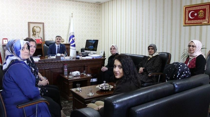 Kadınlardan Afrin&rsquo;de Yaralanan Askerlere Ziyaret