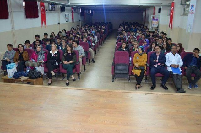 Kanser İle İlgili Bilgilendirme Semineri Verildi 1