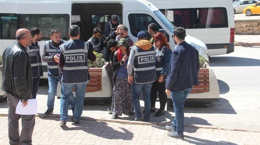 &Ccedil;ocuklara 36 Evi Soyduran &Ccedil;ete Yakalandı