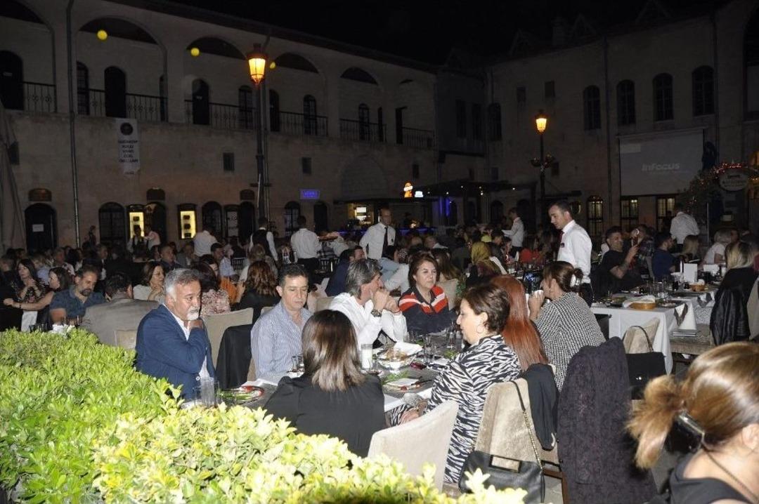 Gaziantep Kolej Vakfı Mezunları Geleneksel İftar Yemeğinde Buluştu