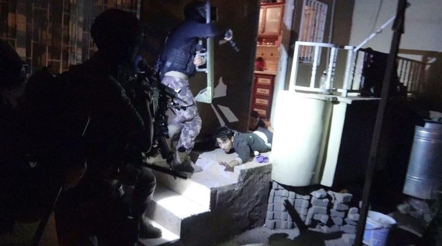 Şırnak Ve İstanbul&rsquo;da Uyuşturucu Operasyonu: 16 G&ouml;zaltı