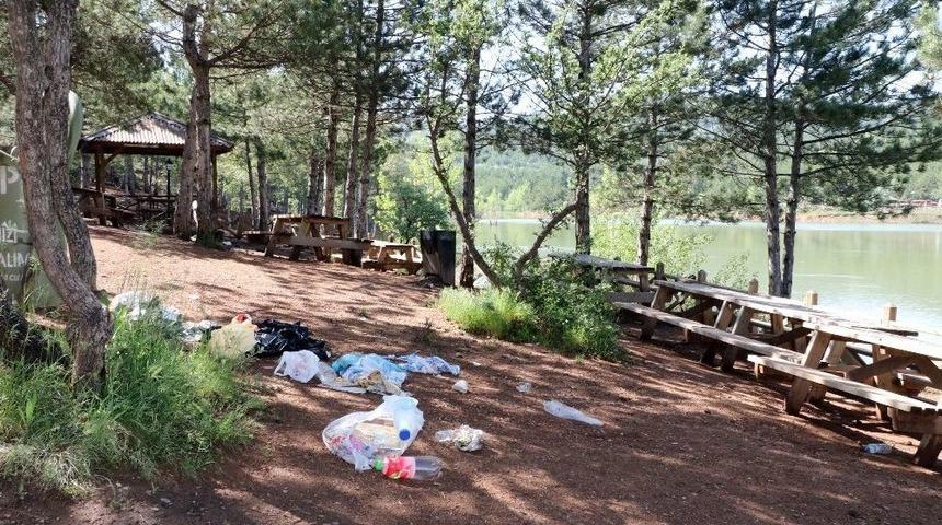 &Ccedil;amlık Milli Parkı&rsquo;nda &Ccedil;evre Kirliği Tepkilere Neden Oluyor