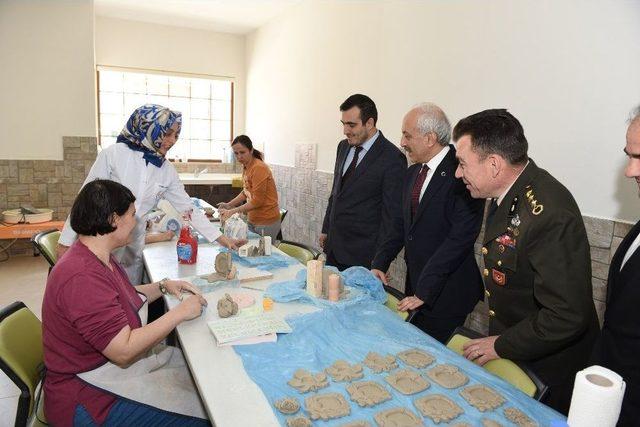 Tsk’den Engelli Öğrencilere Teşekkür Belgesi