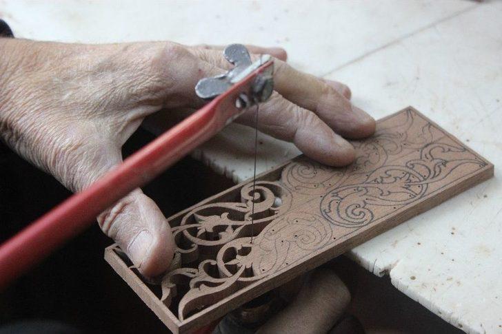 (özel Haber) Kuşlara Ahşaptan Saray İnşa Etti, On Binlerce Liraya Satıyor G1