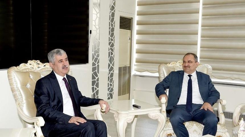 Vali Kaban&rsquo;dan Polat&rsquo;a Hayırlı Olsun Ziyareti