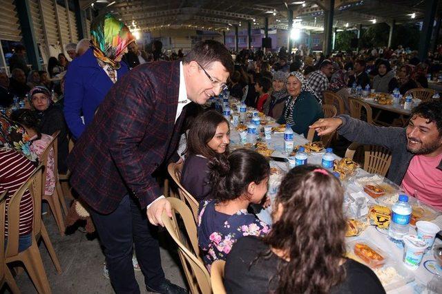 Merkezefendi Belediyesi İftar Sofrasını İlbade Mahallesi’nde Kurdu