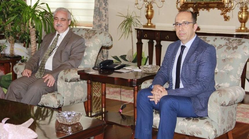 Vali G&uuml;ven&ccedil;er Misafirlerini Ağırladı