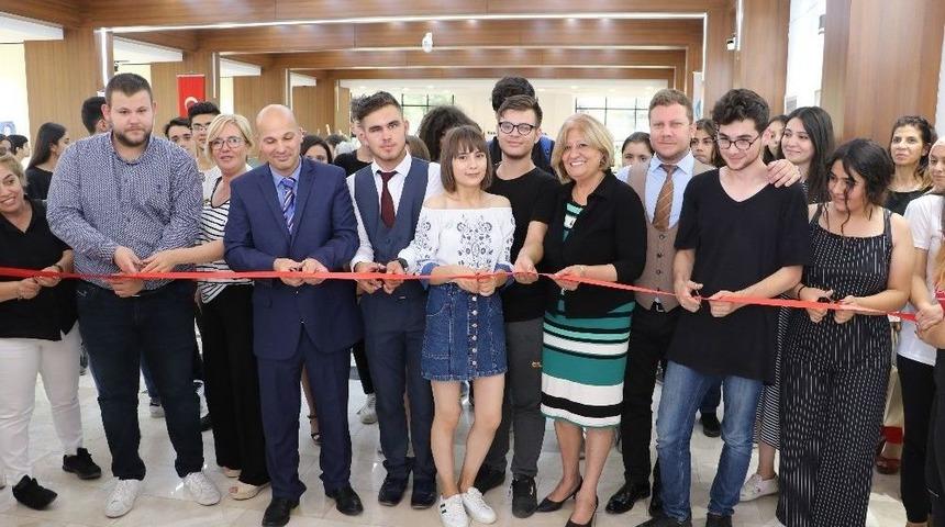 Öğrenci Ve Kursiyerlerden Ortak Sergi