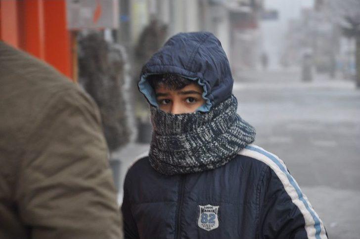 Kars Eksi 25’i Gördü, Soğuktan Her Yer Dondu G4