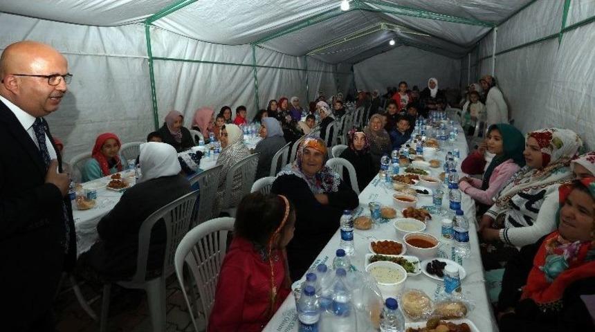 Belediyenin Mahalle İftarları Devam Ediyor