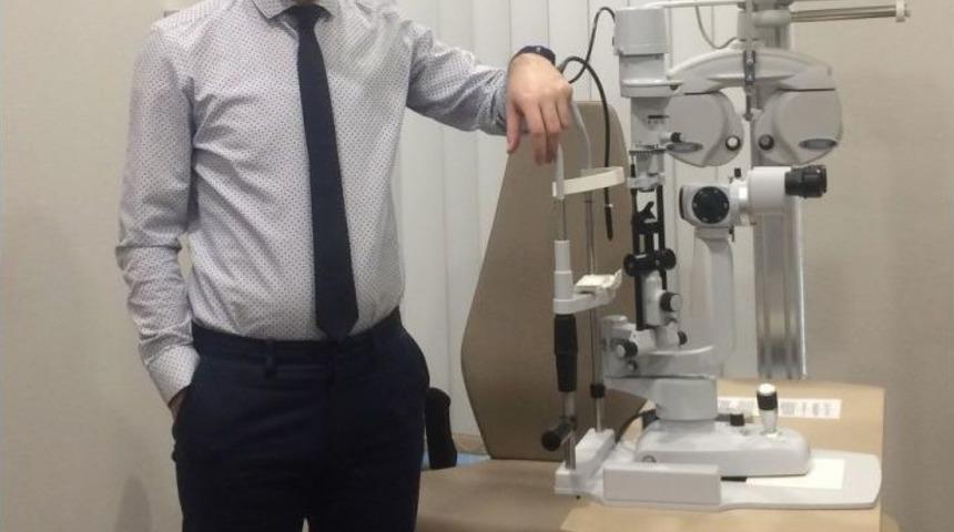 G&ouml;zl&uuml;k Kullanan Doktorlar Neden Lazerle Tedavi Olmuyor?