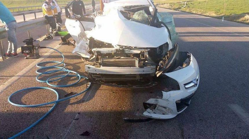 Otomobil Tıra Çarptı, Karı-koca Hayatını Kaybetti