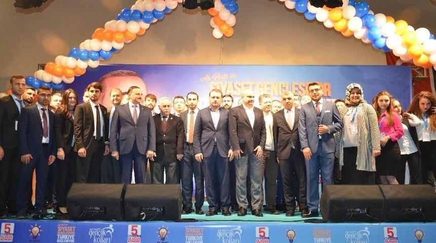 Soma’da Ak Gençlik Kongresi Gerçekleştirildi