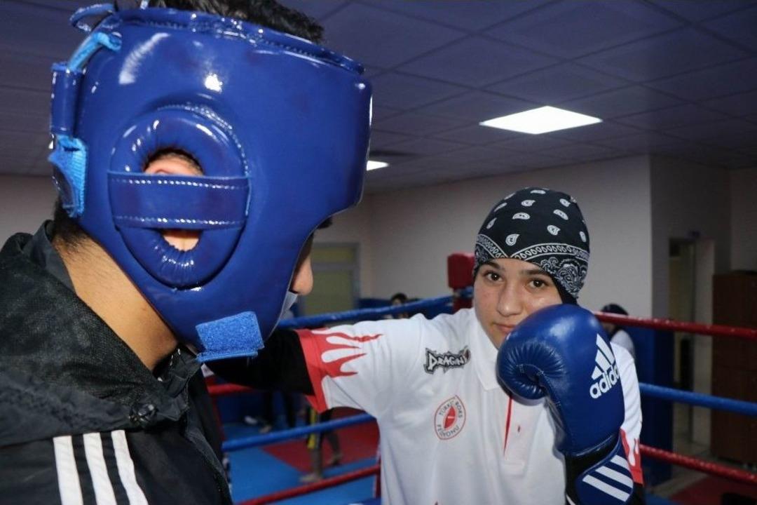 (&ouml;zel Haber) Kız Arkadaşlarını D&ouml;verken Keşfedildi, D&uuml;nya 3.&rsquo;s&uuml; Oldu