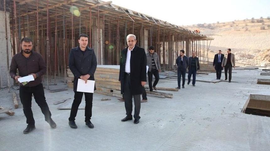 Başkan Demirkol, Yarı Olimpik Y&uuml;zme Havuzu İnşaatını İnceledi