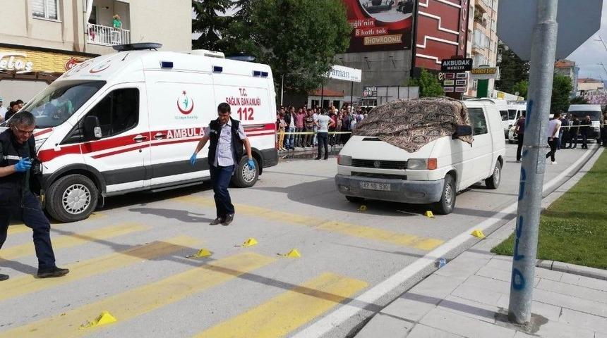 Kırmızı Işıktaki Kanlı İnfaz Kamerada