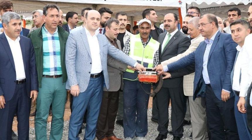 Birecik Şehir Parkı&rsquo;nın Temel Atma T&ouml;reni Yapıldı