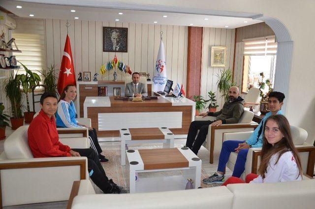 İl Müdürü Yıldız Atletizm Türkiye Şampiyonlarını Tebrik Etti