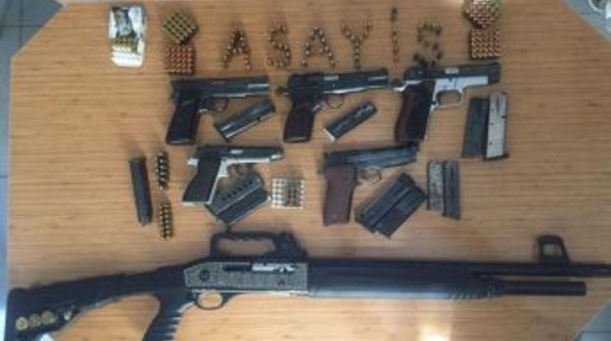 Bafra&rsquo;da Evden Cephanelik &Ccedil;ıktı