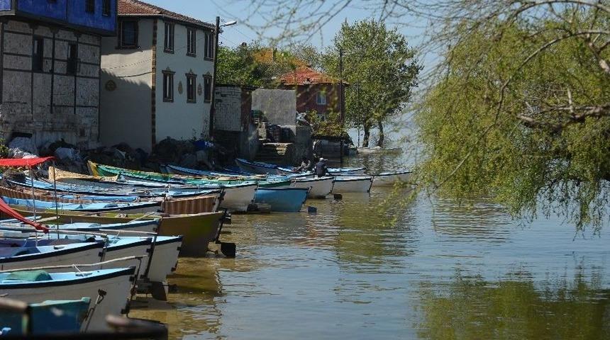 (&ouml;zel Haber) Su Seviyesi Y&uuml;kseldi, Sandallar Yollara &Ccedil;ıktı