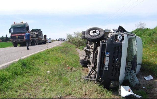 Minib&uuml;sle &Ccedil;arpışan Trakt&ouml;r İkiye B&ouml;l&uuml;nd&uuml; 2