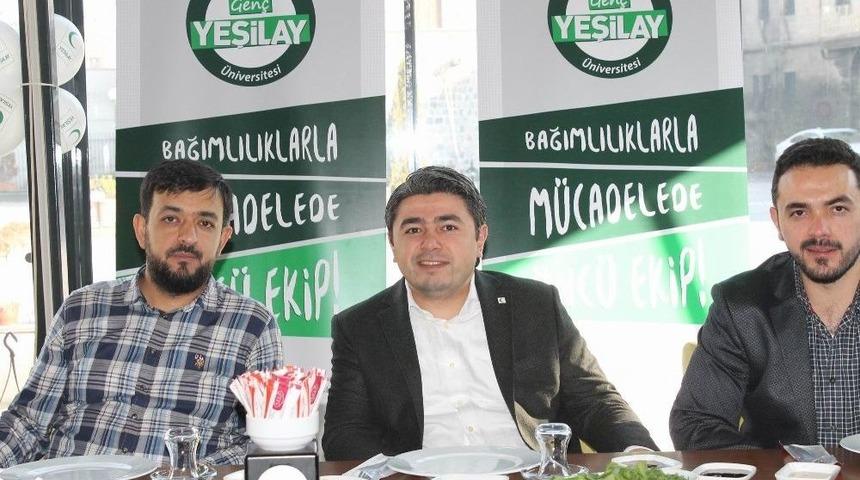 Gen&ccedil; Yeşilay &Uuml;yeleri Madde Bağımlılığı İle M&uuml;cadele Edecek