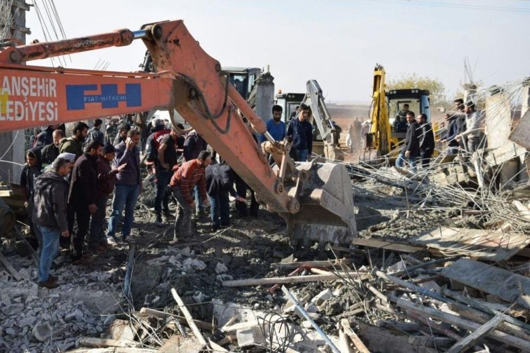 Viranşehir&rsquo;de İnşaat &Ccedil;&ouml;kt&uuml;: 6 Yaralı