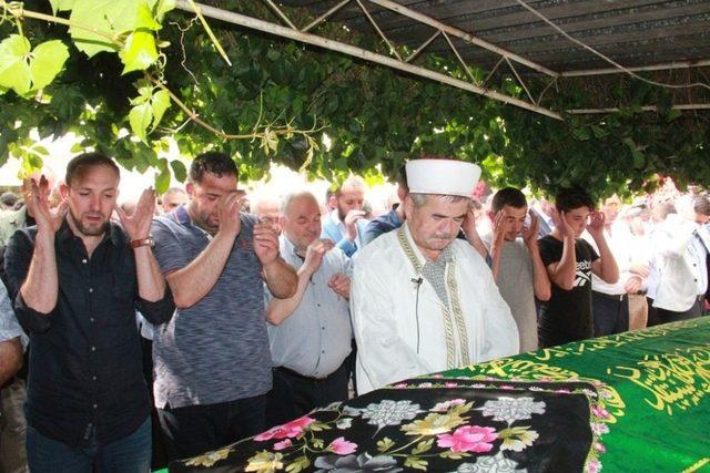 Manisa’nın Siyasetçileri Cenazede Birleşti