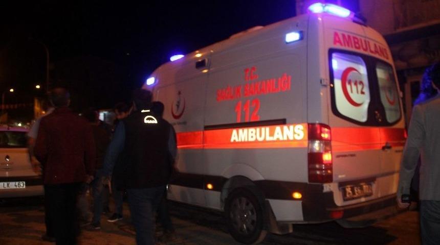 Erzurum&rsquo;da 100 Kişinin Karıştığı Kavgada 5 Kişi Yaralandı