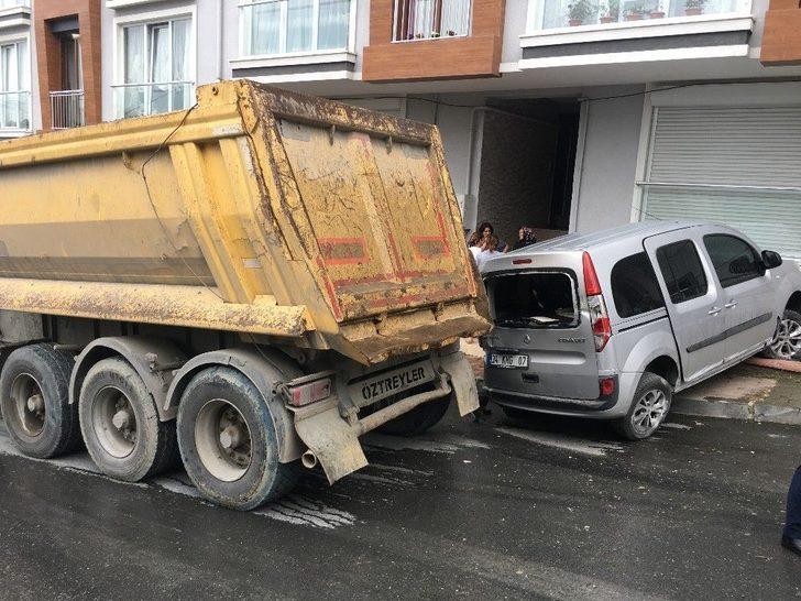 Sokağı Savaş Alanına Çeviren Şoföre Mahalleli Saldırdı G5