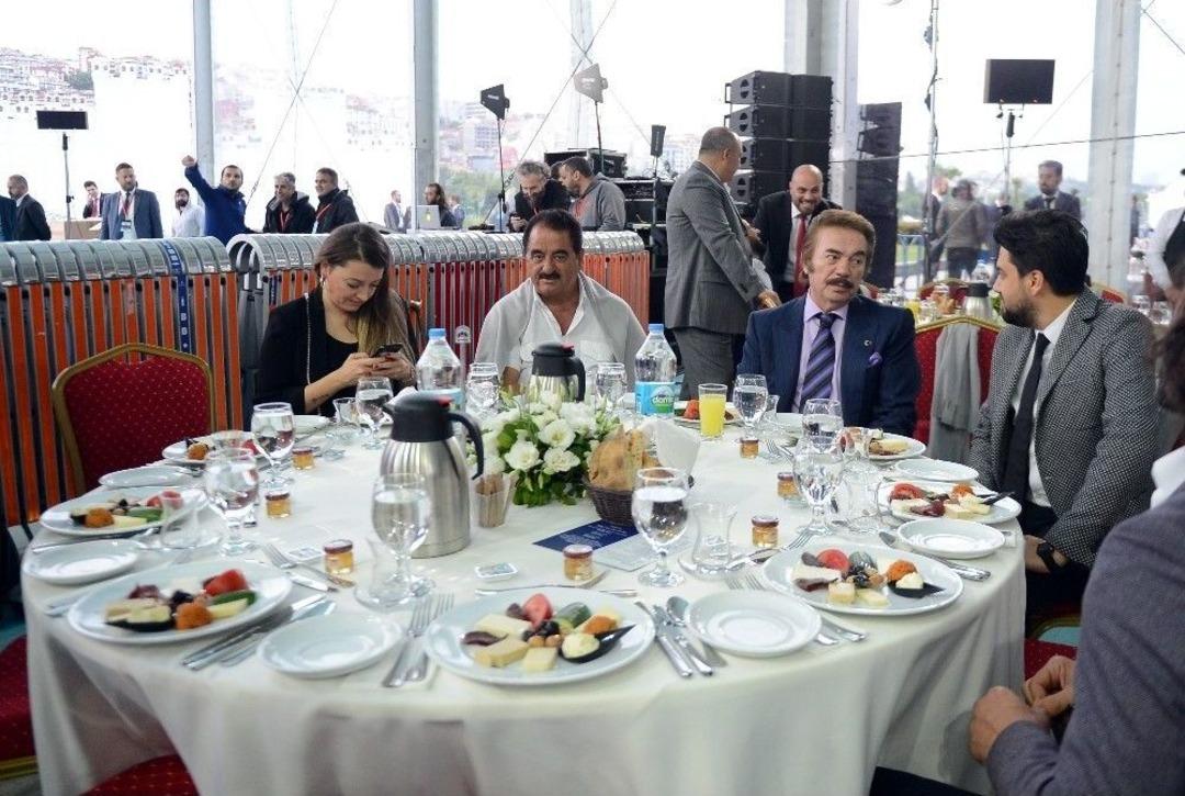 İstanbul&rsquo;un Fethinin 565. Yılı G&ouml;rkemli Bir T&ouml;renle Kutlandı