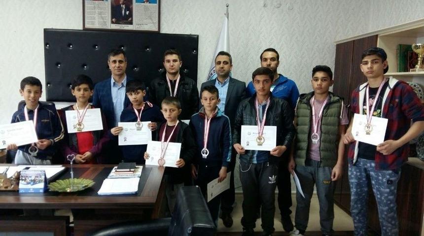 Ahlatlı &Ouml;ğrencilerin Muay Thai Başarısı