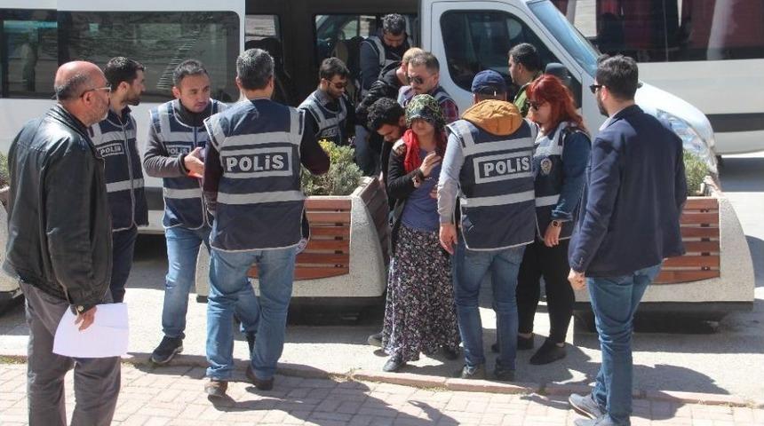 &Ccedil;ocuklara Hırsızlık Yaptıran 3 Ş&uuml;pheli Tutuklandı