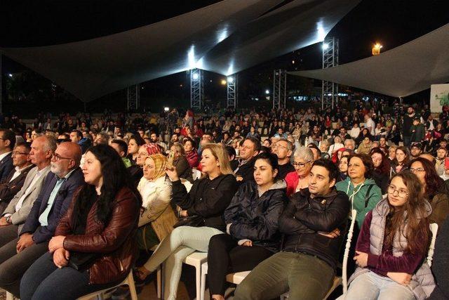 Sunay Akın, Beylikdüzü’nde Vatandaşlarla Bir Araya Geldi