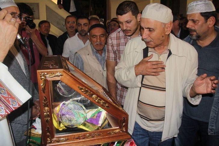 Sakal-ı Şerif 686 Yıllık Tarihi Orhan Camii’nde Ziyarete Açıldı G2