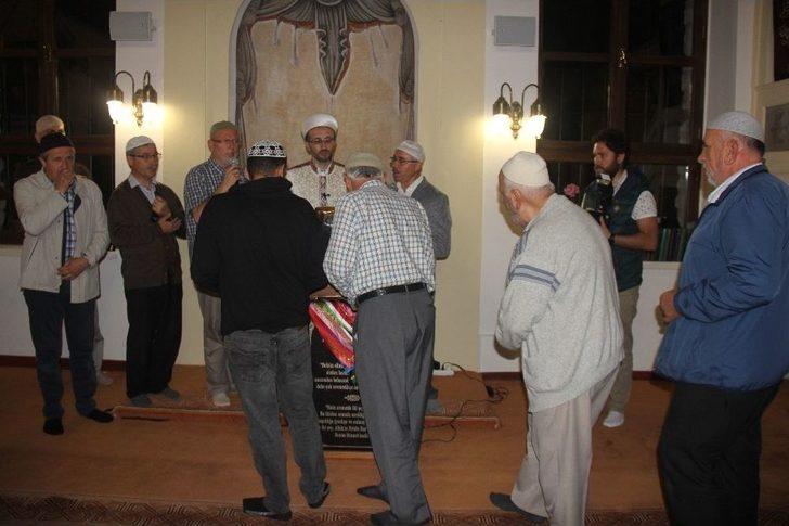 Sakal-ı Şerif 686 Yıllık Tarihi Orhan Camii’nde Ziyarete Açıldı G5