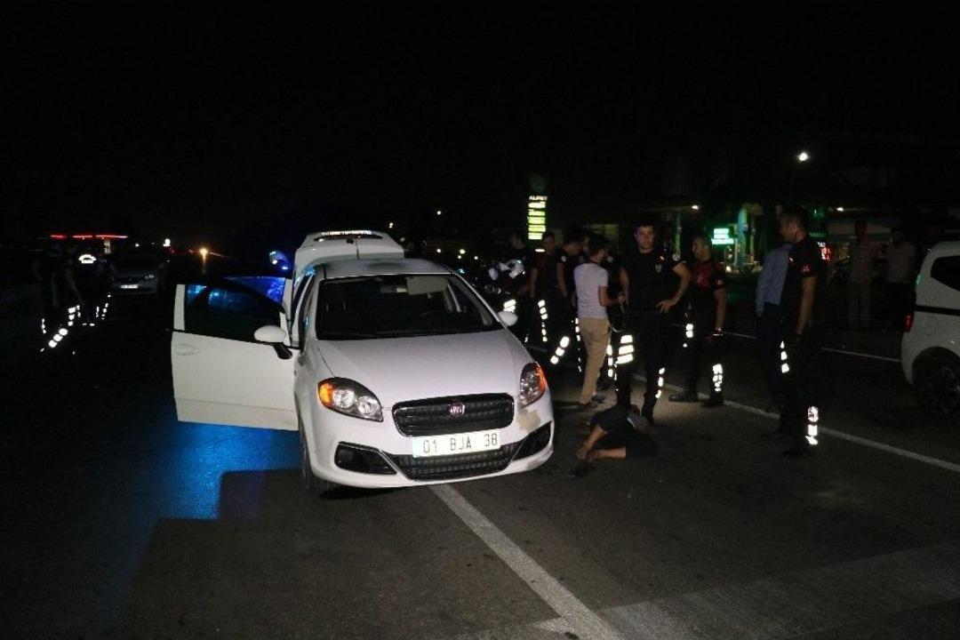 &Ouml;nce Evi Kurşunlandılar Sonra Polisten Ka&ccedil;mak İsterken Kıskıvrak Yakalandılar