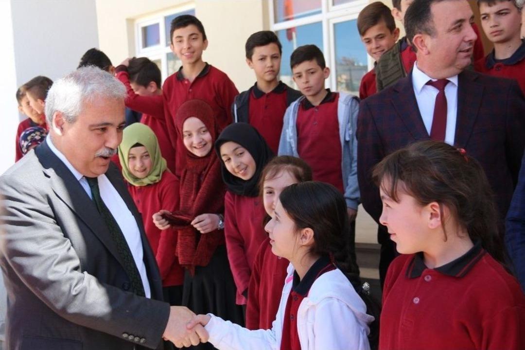 Vali G&uuml;ven&ccedil;er Demirci&rsquo;de İncelemelerde Bulundu