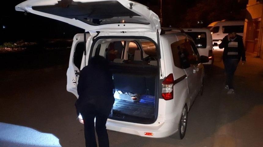 Ş&uuml;pheli Ara&ccedil; Polisi Harekete Ge&ccedil;irdi