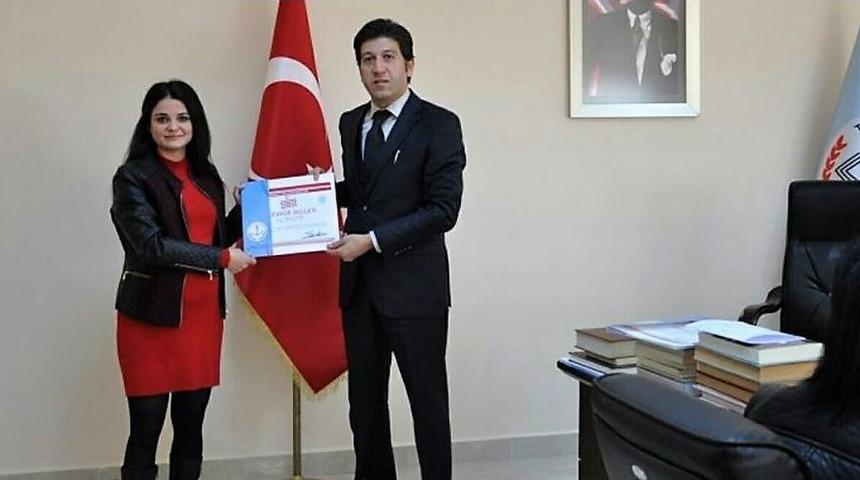 “dilimiz Kimliğimizdir” Yarışmasında Dereceye Girenlere Ödülleri Verildi