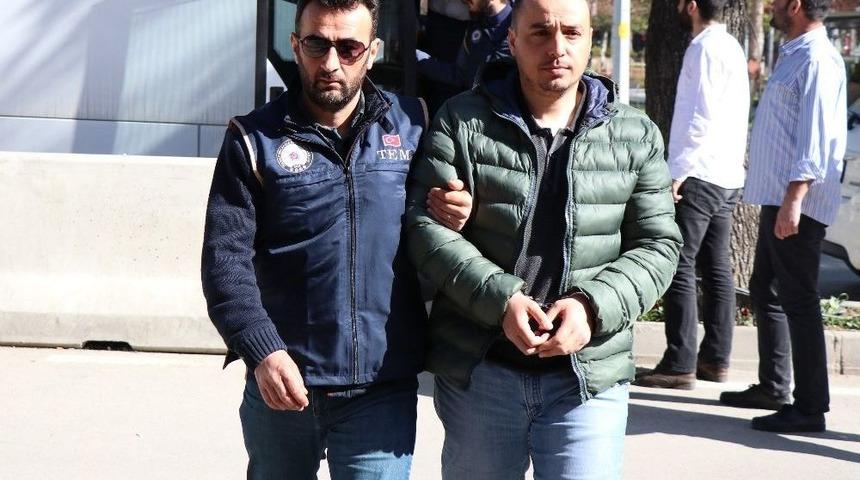 Fet&ouml; Ş&uuml;phelisi 6 Asker Adliyeye Sevk Edildi