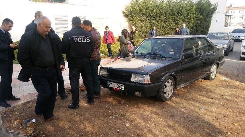 Park Tartışmasında 2 G&uuml;venlik G&ouml;revlisini Bı&ccedil;akla Yaraladı