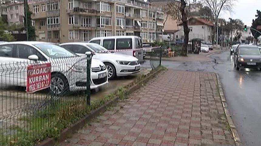 &Uuml;nl&uuml; Futbolcu Burak Yılmaz&rsquo;ın İ&ccedil;inde Bulunduğu L&uuml;ks Ara&ccedil; Kaza Yaptı