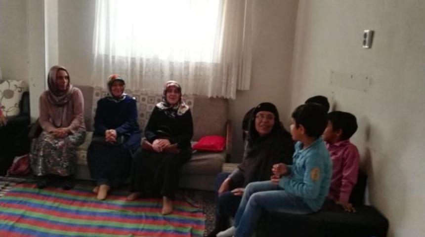 G&uuml;lnaz Başsoy Ev Ziyaretlerine Devam Ediyor